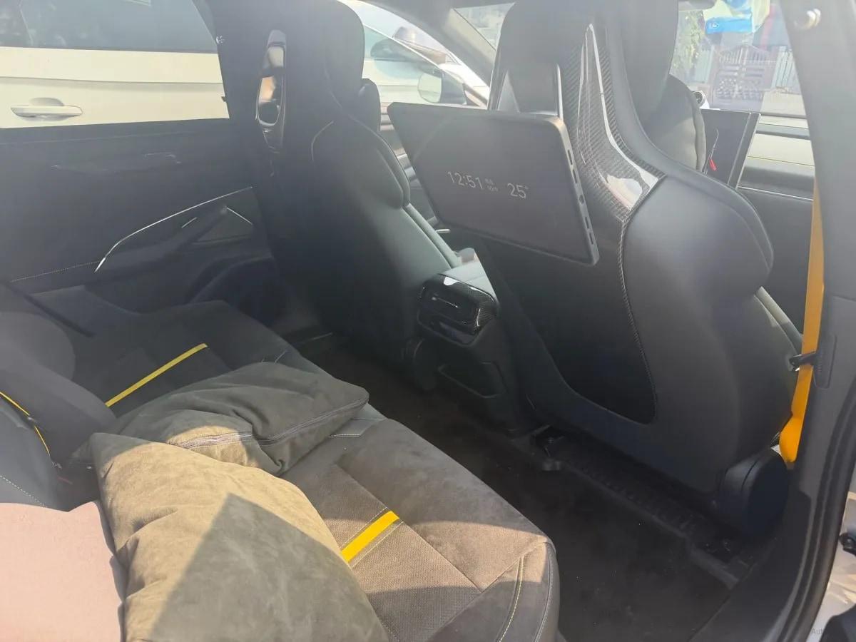 2025 Xiaomi SU7 Ultra BEV 93.7KWH 630km image 2
