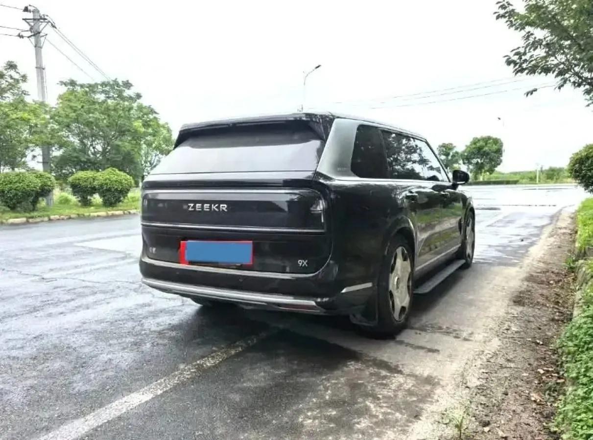 2025 Zeekr 9X 2.0T 279HP L4 1DHT PHEV image 2