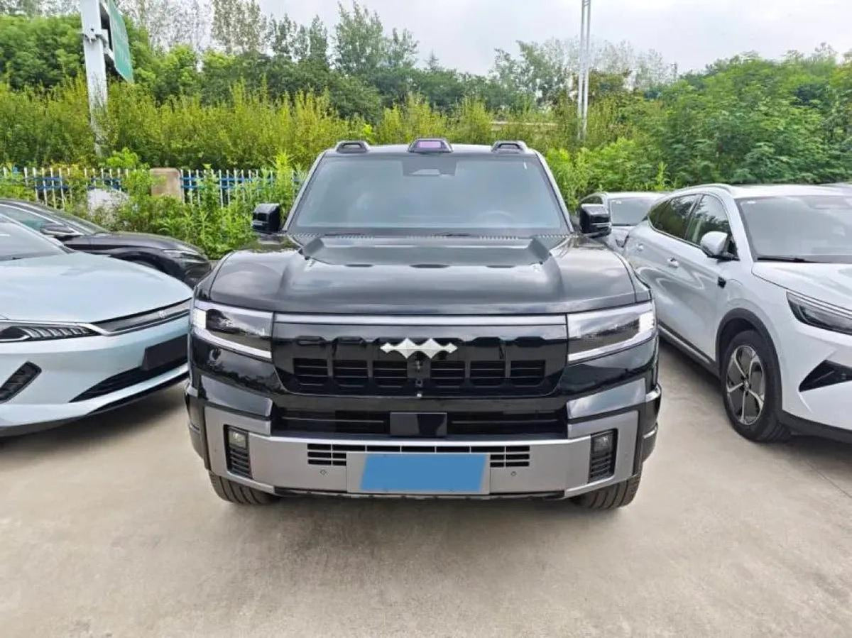 2025 FangChengBao Bao 8 2.0T 245HP L4 E-CVT PHEV 36.8KWH image 2