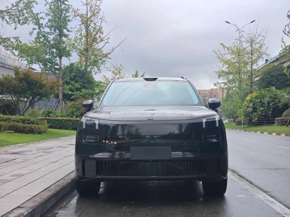 2025 LYNK&CO 900 2.0T 254HP L4 3DHT PHEV image 2