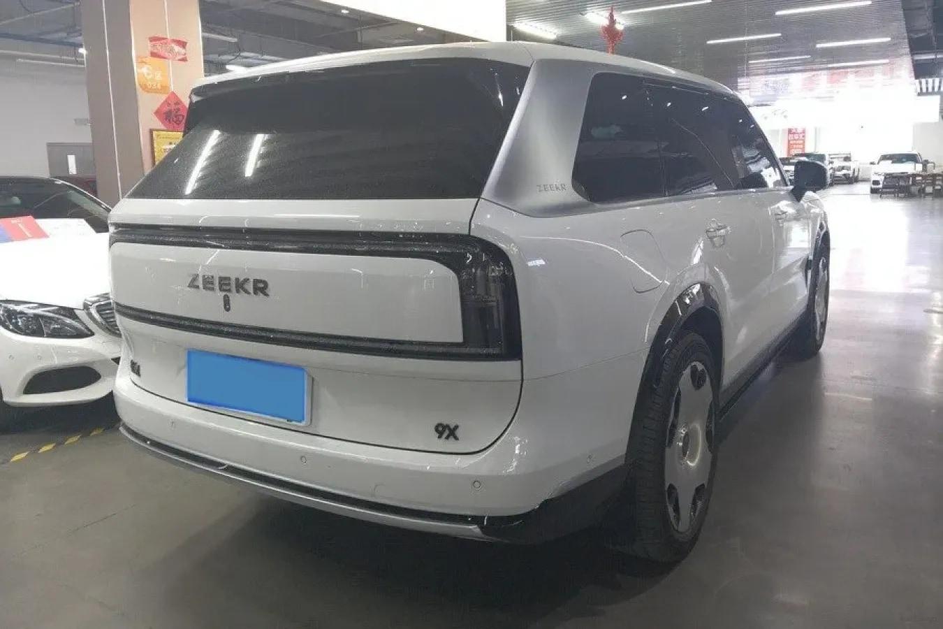 2025 Zeekr 9X 2.0T 279HP L4 1DHT PHEV image 2