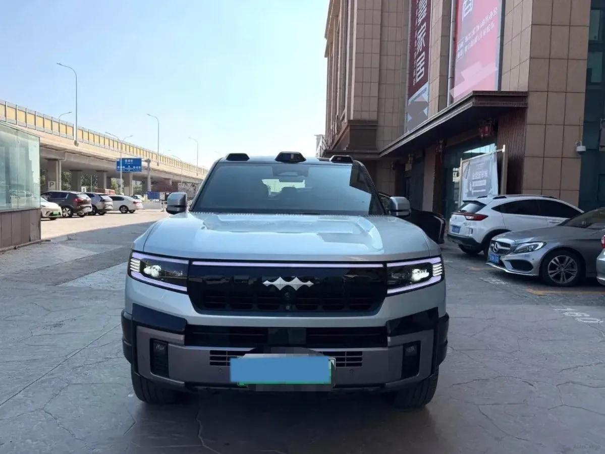 2025 Fang Cheng Bao Bao 8 2.0T 245HP L4 E-CVT PHEV 36.8KWH image 2