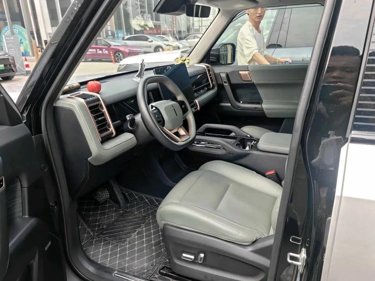 2024 iCAR iCAR 03 BEV 69.77KWH image 2