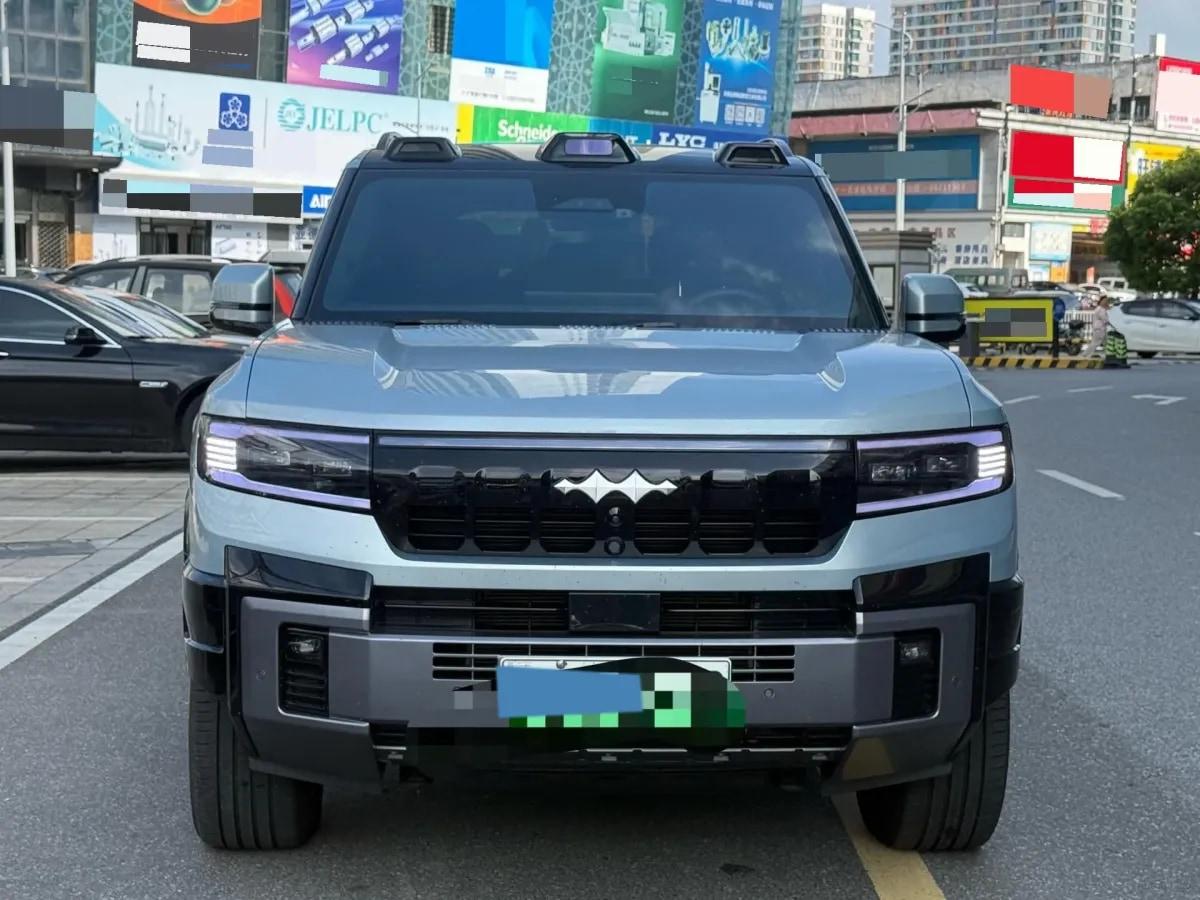 2025 FangChengBao Bao 8 2.0T 245HP L4 E-CVT PHEV 36.8KWH image 2