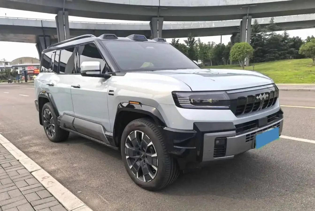 2025 FangChengBao Bao 8 2.0T 245HP L4 E-CVT PHEV 36.8KWH image 2