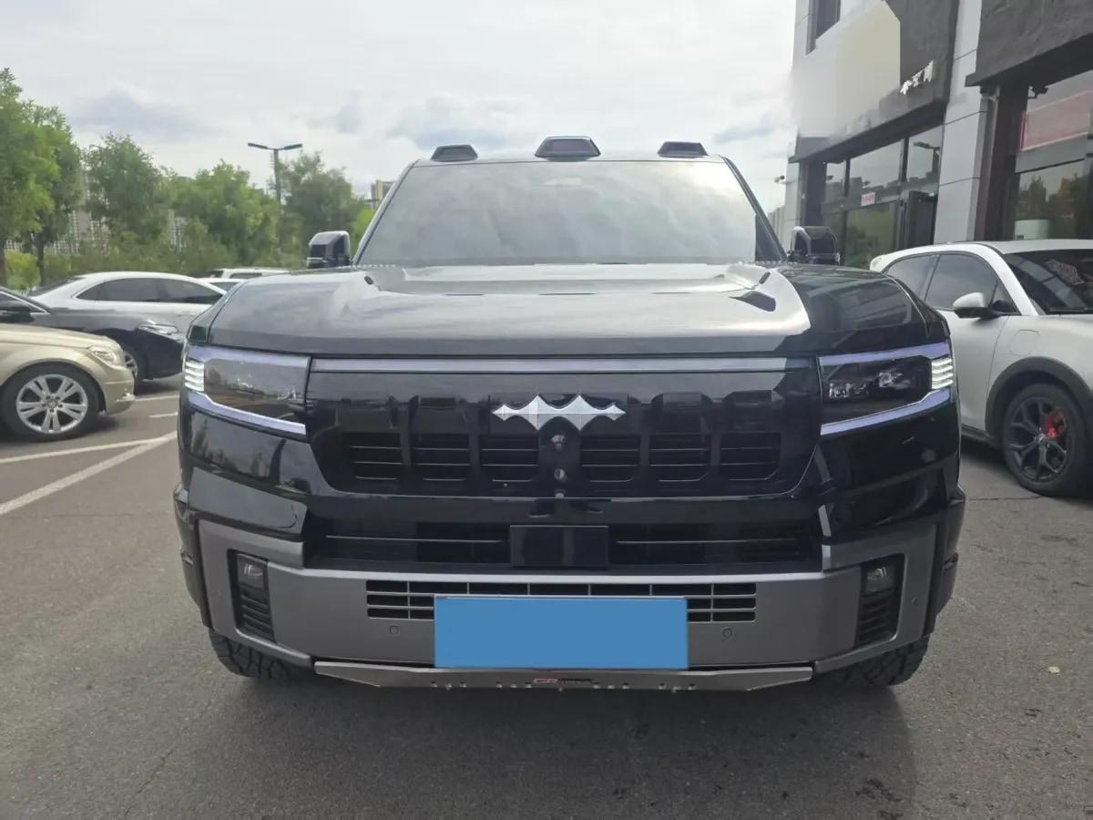 2025 FangChengBao Bao 8 2.0T 245HP L4 E-CVT PHEV 36.8KWH image 2