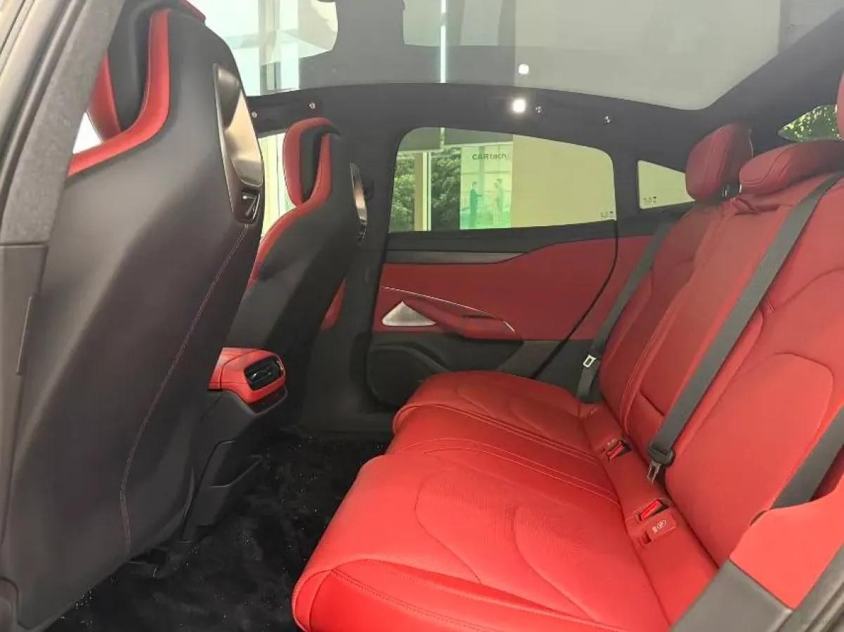 2024 Xiaomi SU7 BEV 73.6KWH image 2