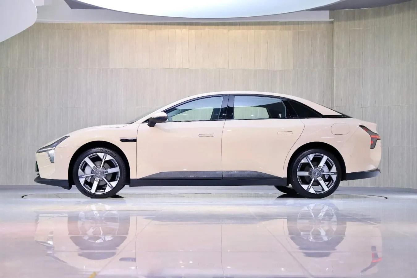 2024 Xpeng MONA M03 BEV 62.2KWH image 2
