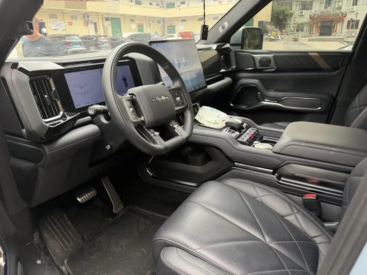 2025 Fang Cheng Bao Bao 8 2.0T 245HP L4 E-CVT PHEV 36.8KWH image 2