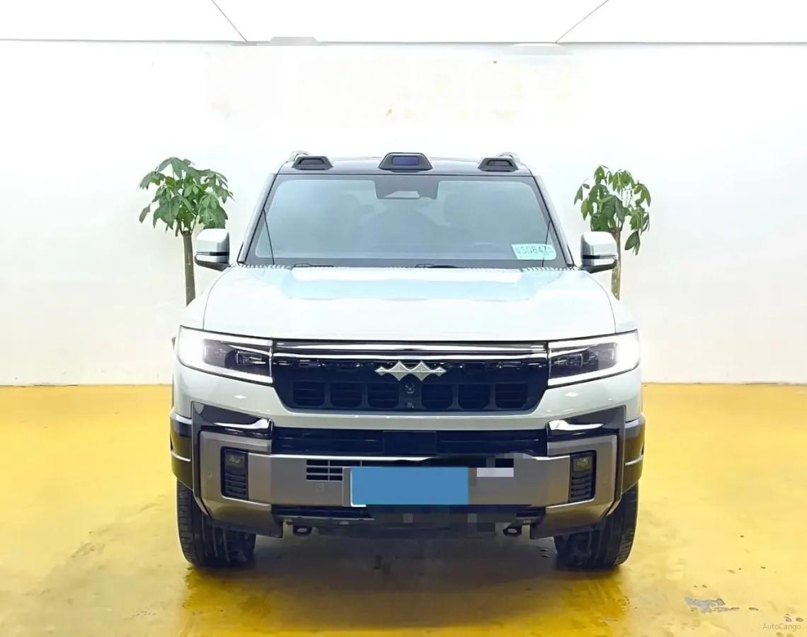 2025 FangChengBao Bao 8 2.0T 245HP L4 E-CVT PHEV 36.8KWH image 2