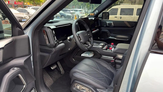 2025 Fang Cheng Bao Bao 8 2.0T 245HP L4 E-CVT PHEV 36.8KWH image 2