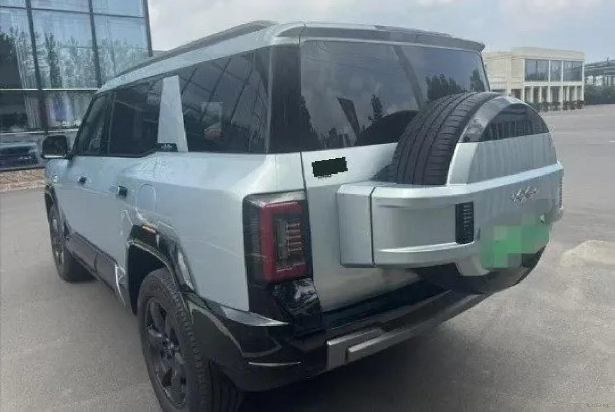 2025 FangChengBao Bao 8 2.0T 245HP L4 E-CVT PHEV 36.8KWH image 2