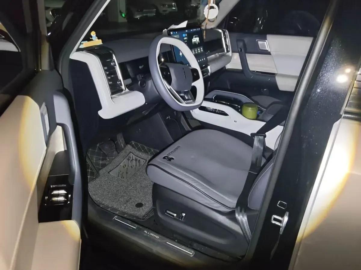 2024 iCAR iCAR 03 BEV 65.69KWH image 2