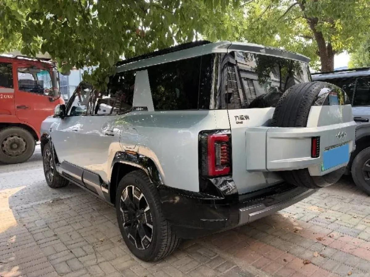 2025 Fang Cheng Bao Bao 8 2.0T 245HP L4 E-CVT PHEV 36.8KWH image 2