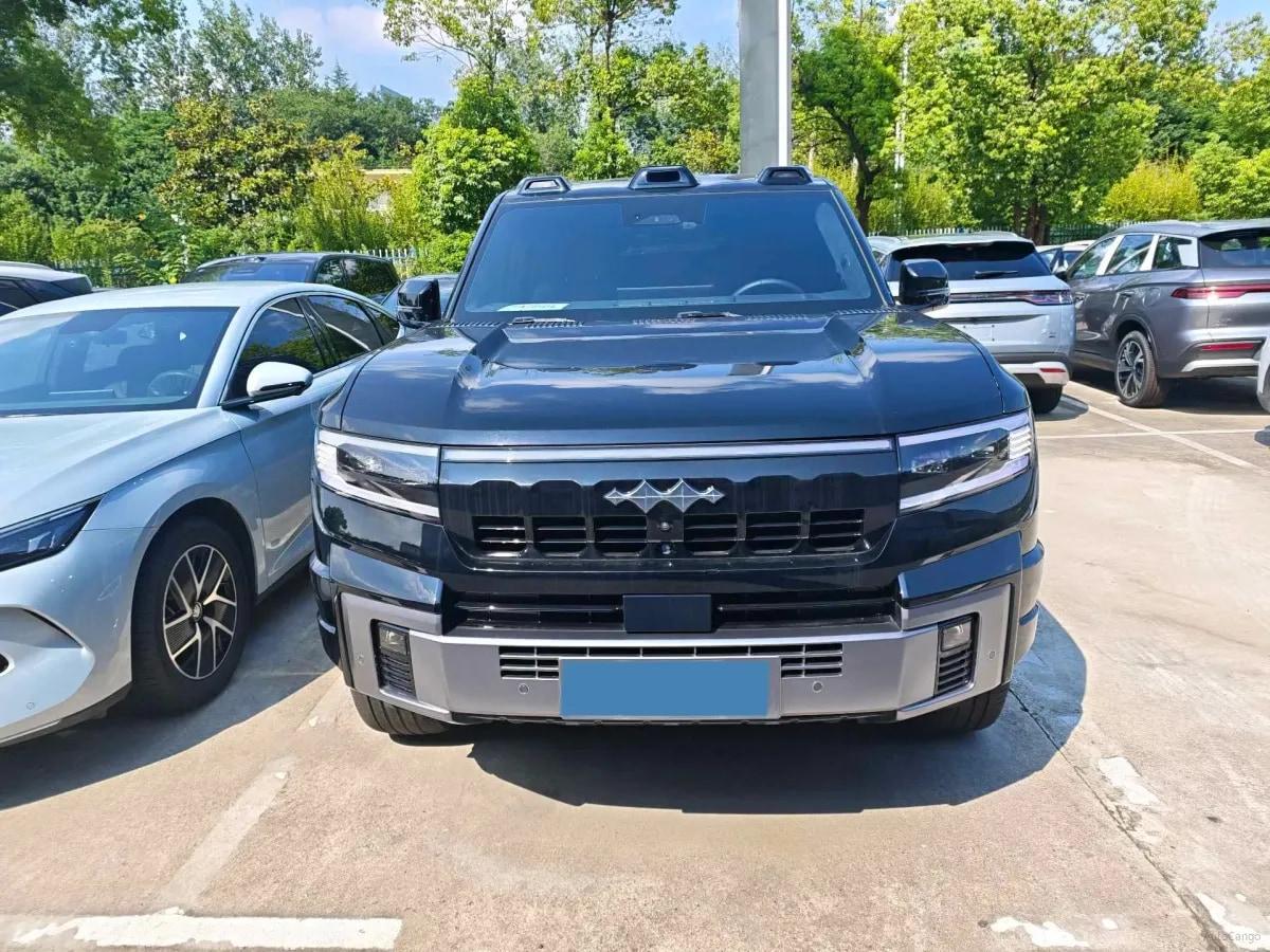 2025 FangChengBao Bao 8 2.0T 245HP L4 E-CVT PHEV 36.8KWH image 2