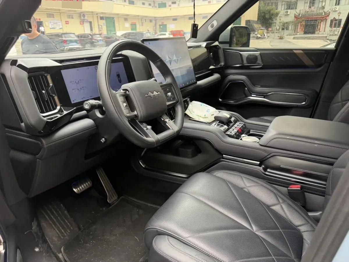 2025 Fang Cheng Bao Bao 8 2.0T 245HP L4 E-CVT PHEV 36.8KWH image 2
