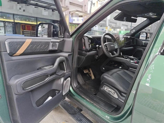 2025 FangChengBao Bao 8 2.0T 245HP L4 E-CVT PHEV 36.8KWH image 2