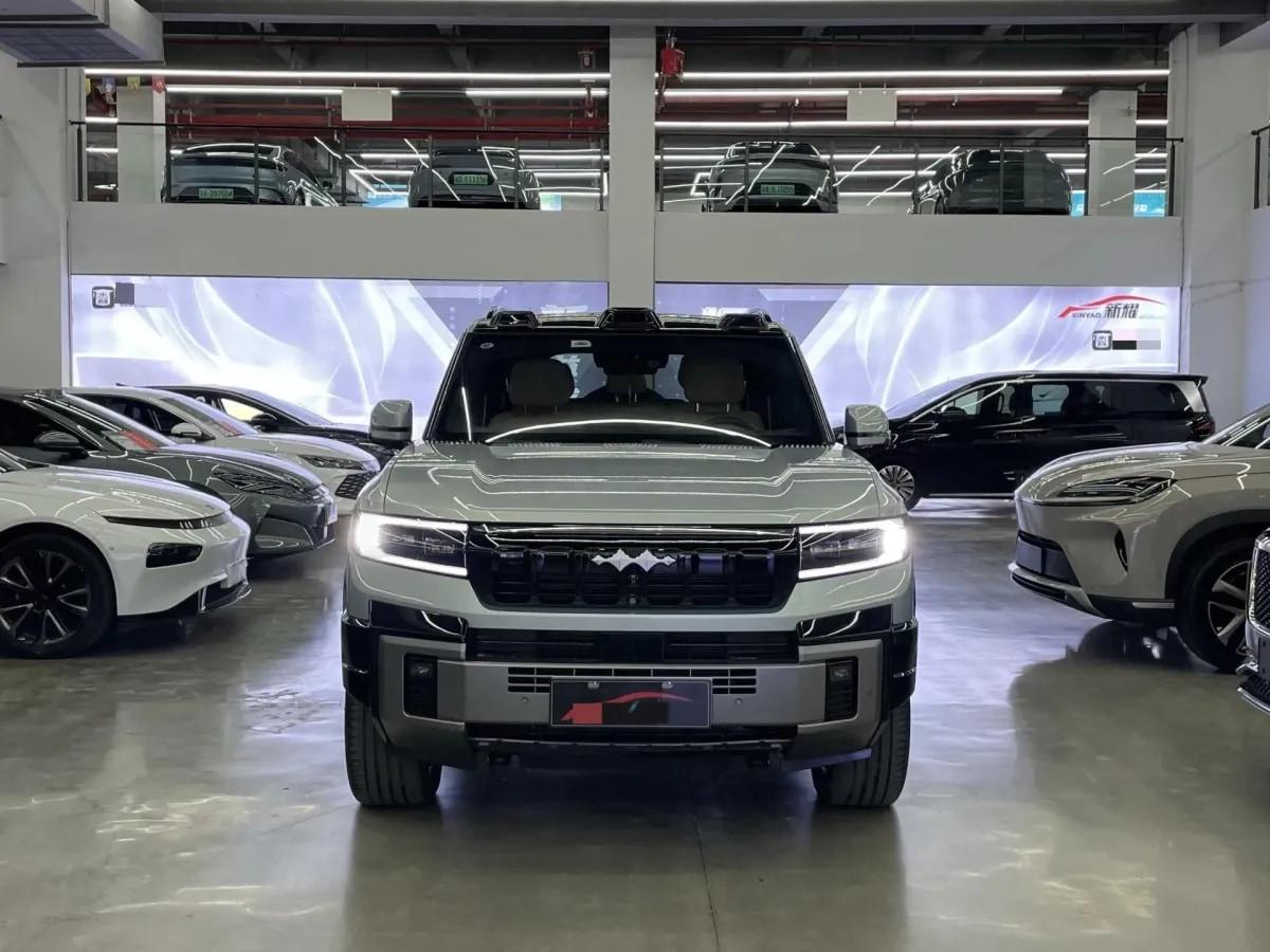 2025 FangChengBao Bao 8 2.0T 245HP L4 E-CVT PHEV 36.8KWH image 2