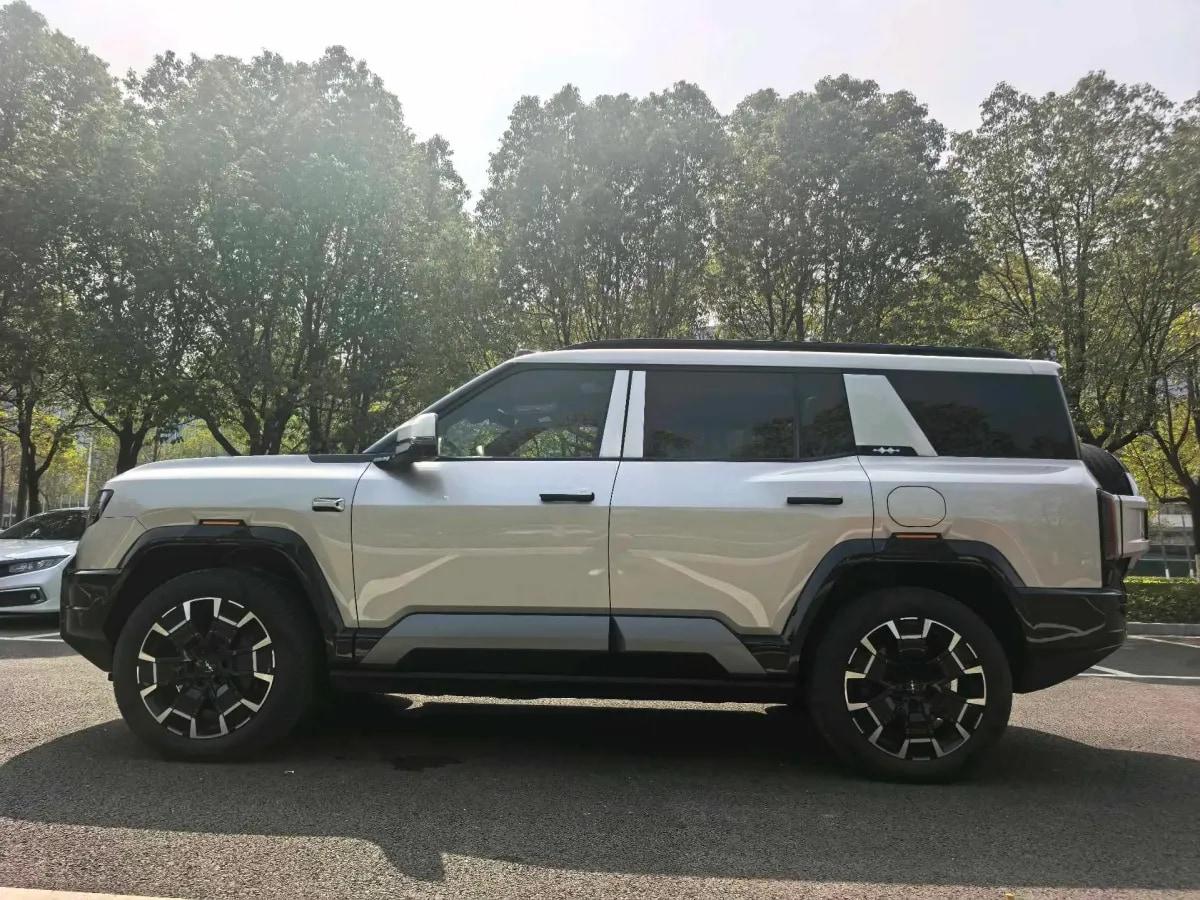 2025 Fang Cheng Bao Bao 8 2.0T 245HP L4 E-CVT PHEV 36.8KWH image 2