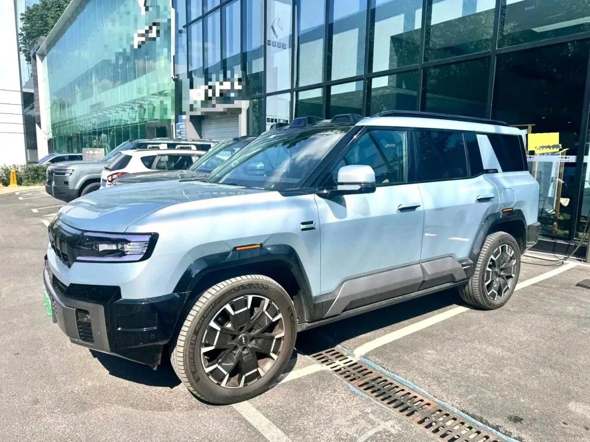 2025 FangChengBao Bao 8 2.0T 245HP L4 E-CVT PHEV 36.8KWH image 2