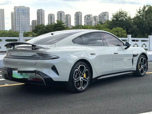 2024 Xiaomi SU7 BEV 94.3KWH image 2
