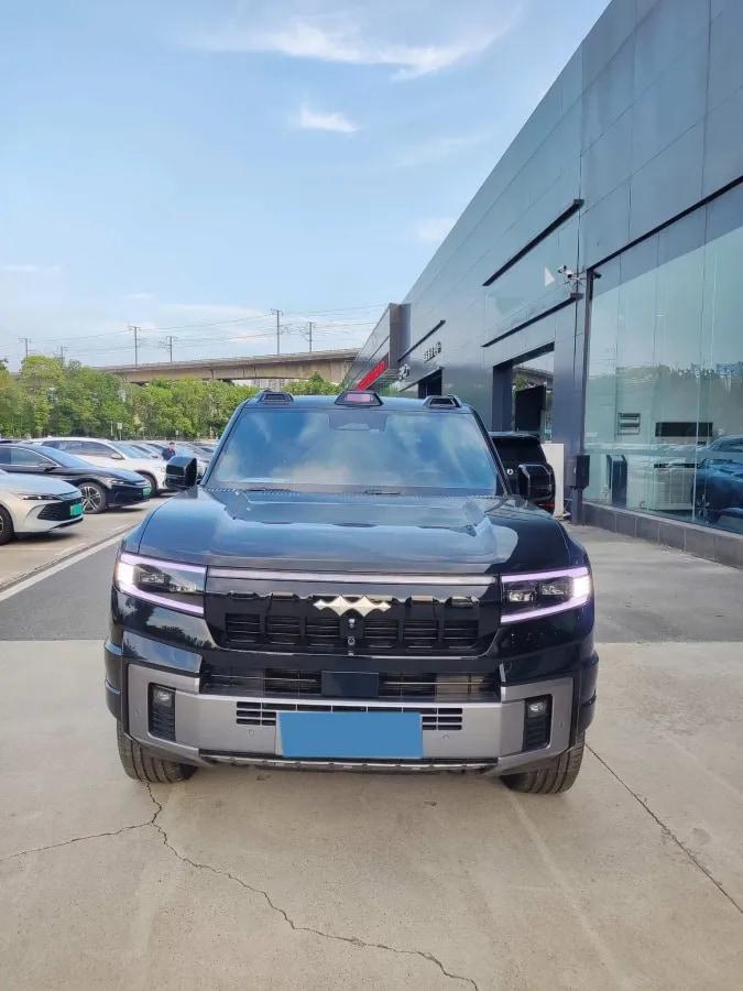 2025 FangChengBao Bao 8 2.0T 245HP L4 E-CVT PHEV 36.8KWH image 2