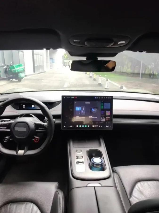 2024 Xiaomi SU7 BEV 73.6KWH 700km image 2