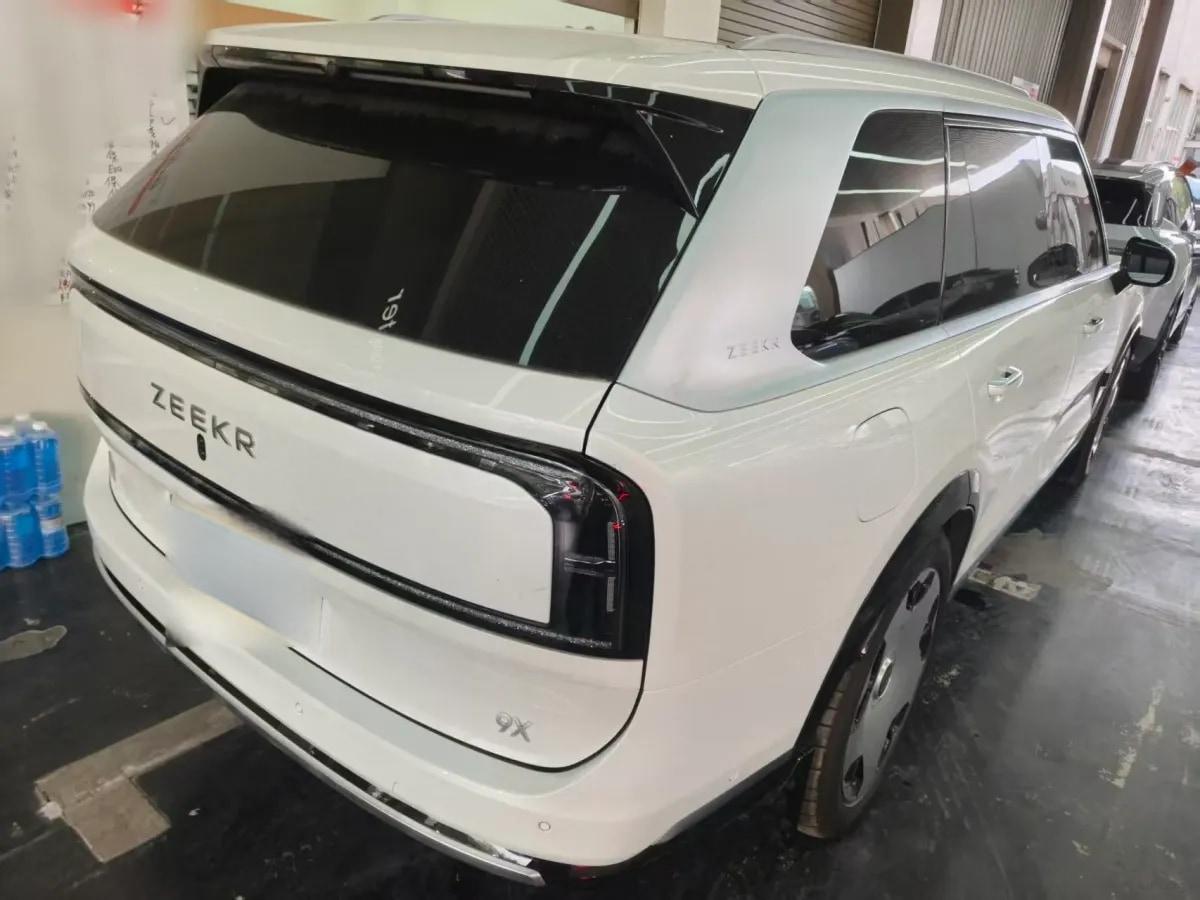 2025 Zeekr 9X 2.0T 279HP L4 1DHT PHEV image 2