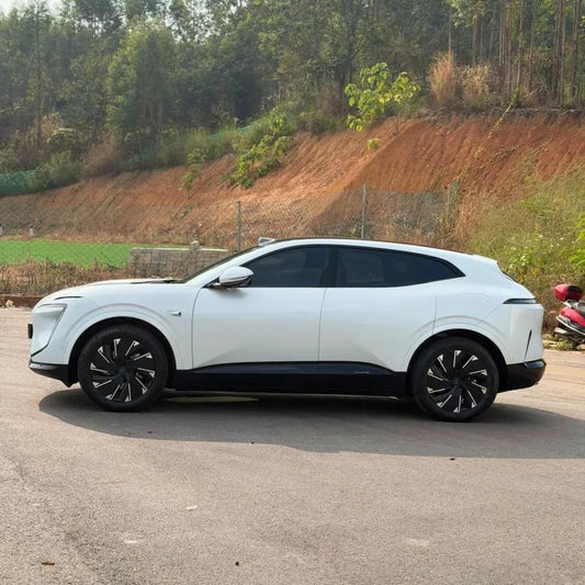 2024 Avatr 07 BEV 82.16KWH 650km image 2