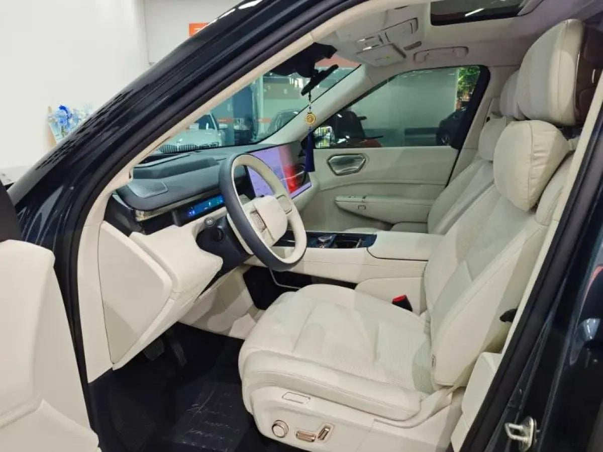 2025 LYNK&CO 900 2.0T 254HP L4 3DHT PHEV image 2