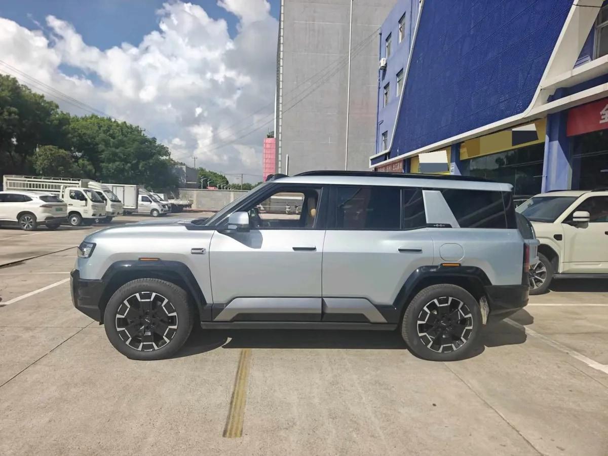 2025 FangChengBao Bao 8 2.0T 245HP L4 E-CVT PHEV 36.8KWH image 2