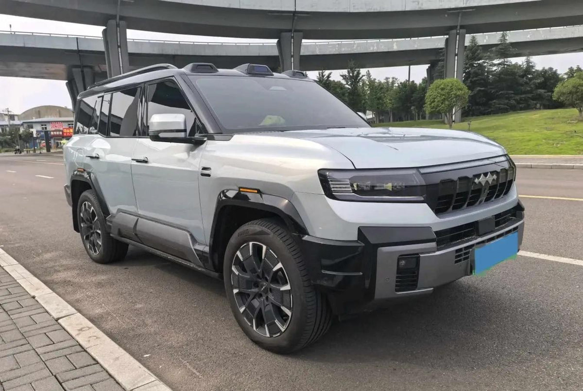 2025 FangChengBao Bao 8 2.0T 245HP L4 E-CVT PHEV 36.8KWH image 2