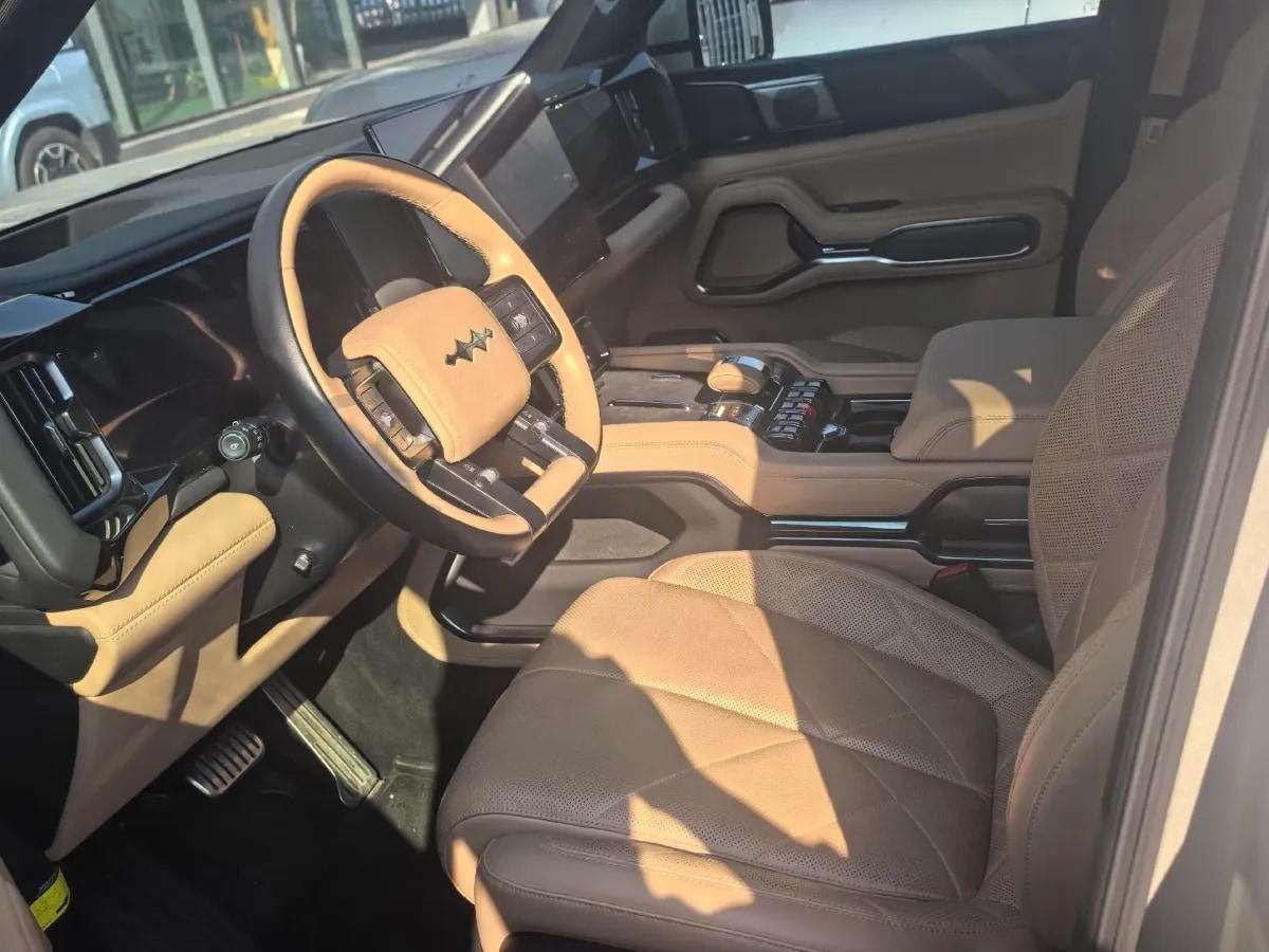 2025 Fang Cheng Bao Bao 8 2.0T 245HP L4 E-CVT PHEV 36.8KWH image 2