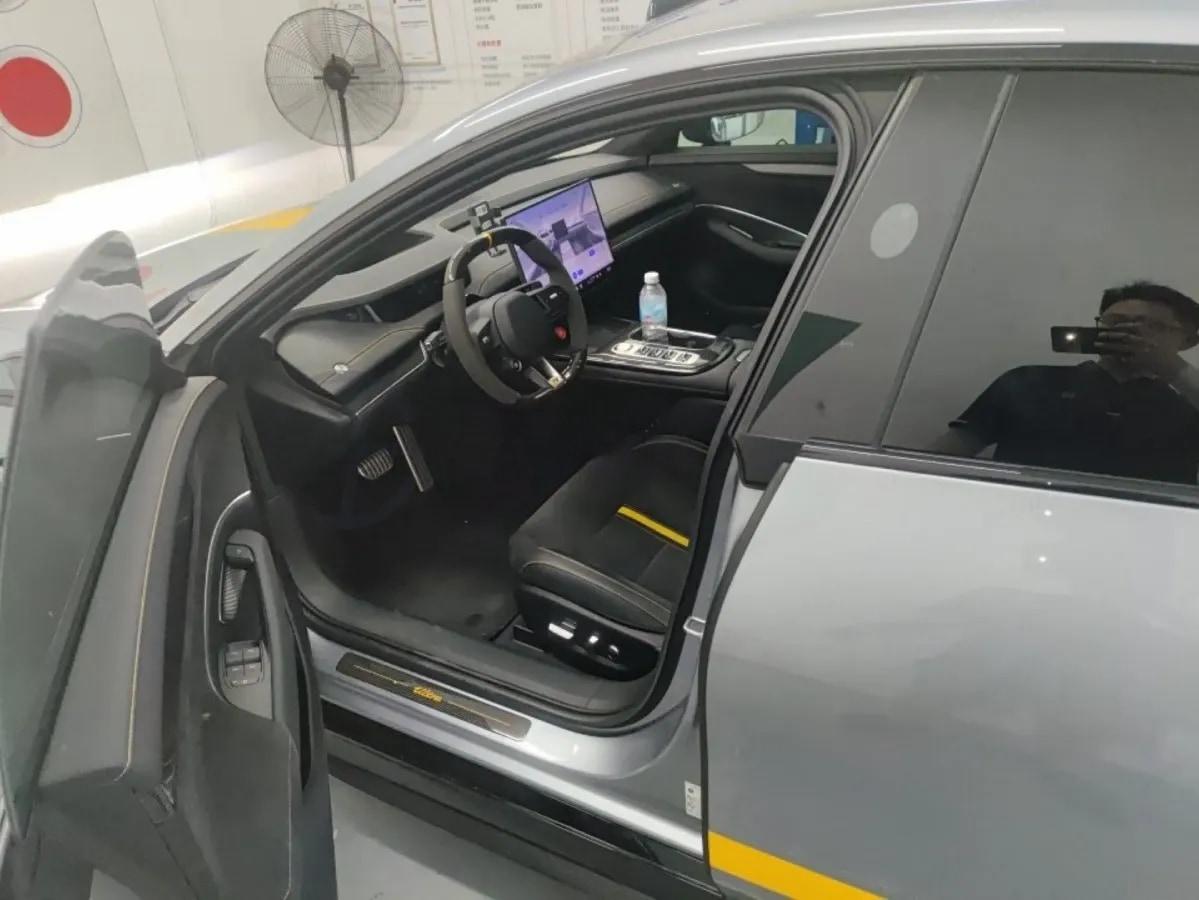 2025 Xiaomi SU7 Ultra BEV 93.7KWH image 2