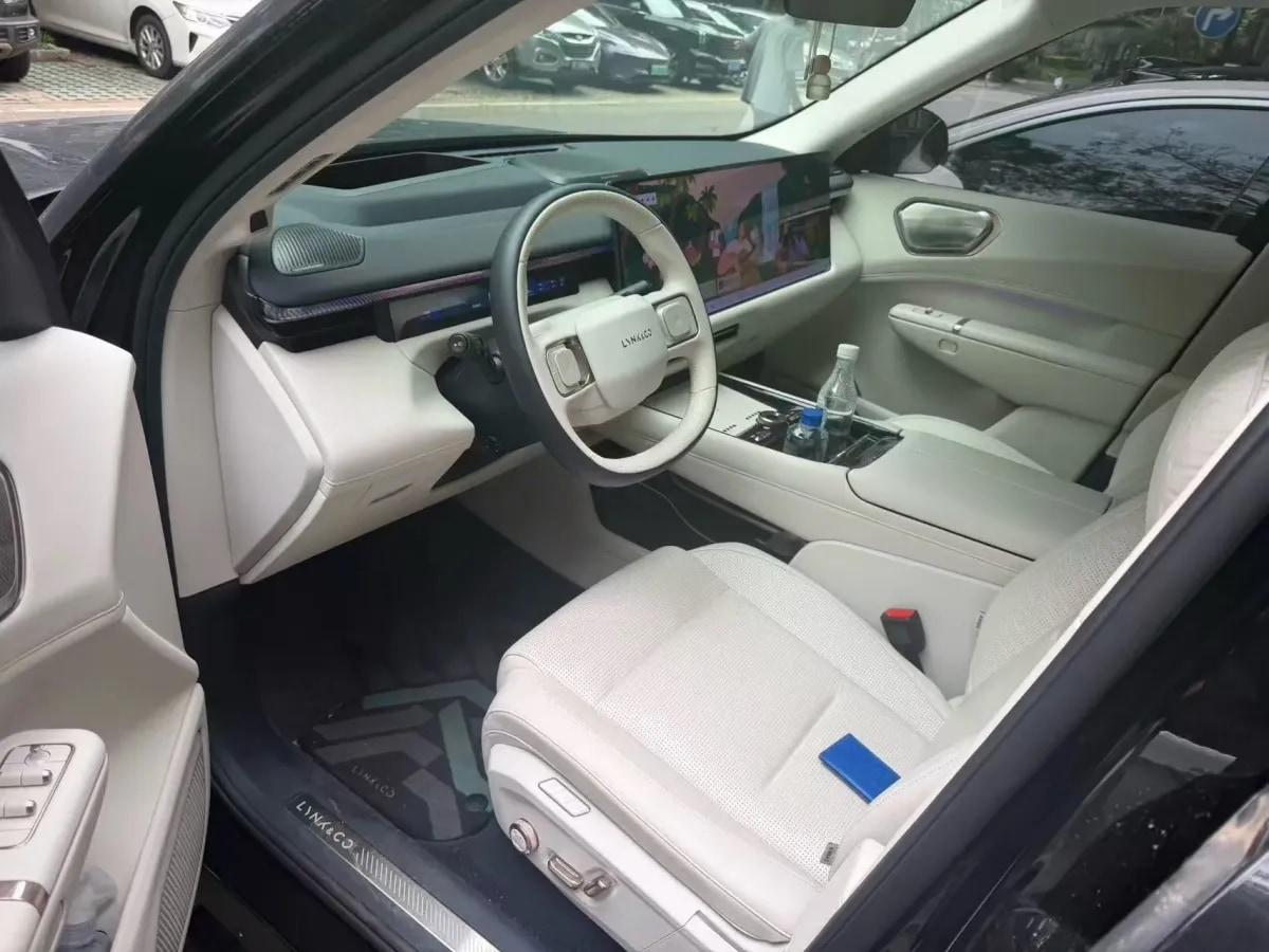 2025 LYNK&CO 900 2.0T 254HP L4 3DHT PHEV 52.38KWH 280km image 2