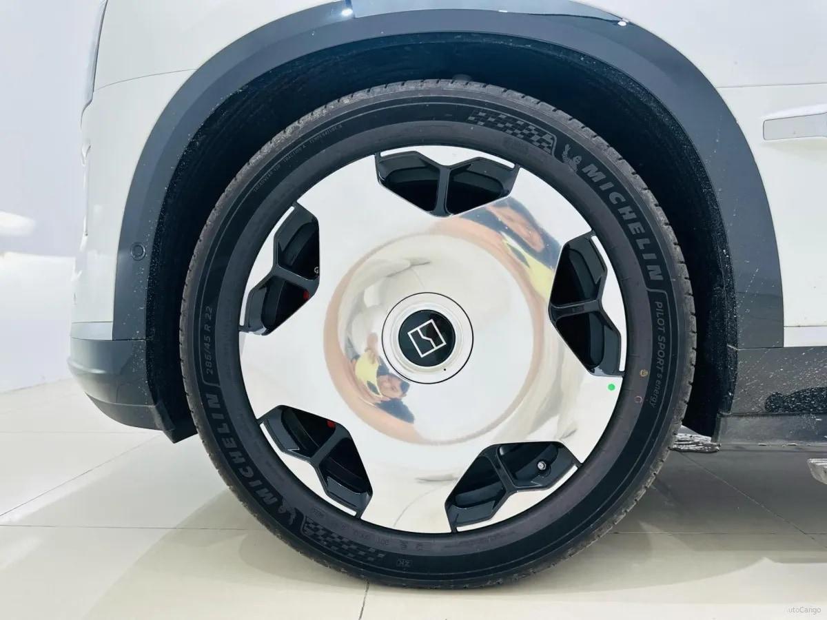 2025 Zeekr 9X 2.0T 279HP L4 1DHT PHEV image 20