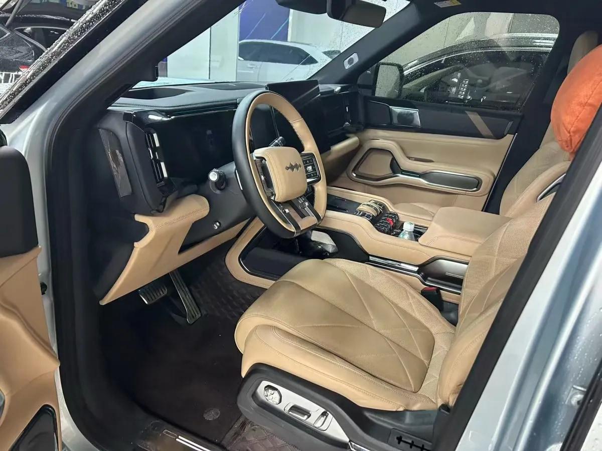 2025 FangChengBao Bao 8 2.0T 245HP L4 E-CVT PHEV 36.8KWH image 3