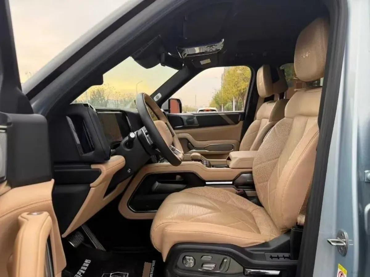 2025 FangChengBao Bao 8 2.0T 245HP L4 E-CVT PHEV 36.8KWH image 3