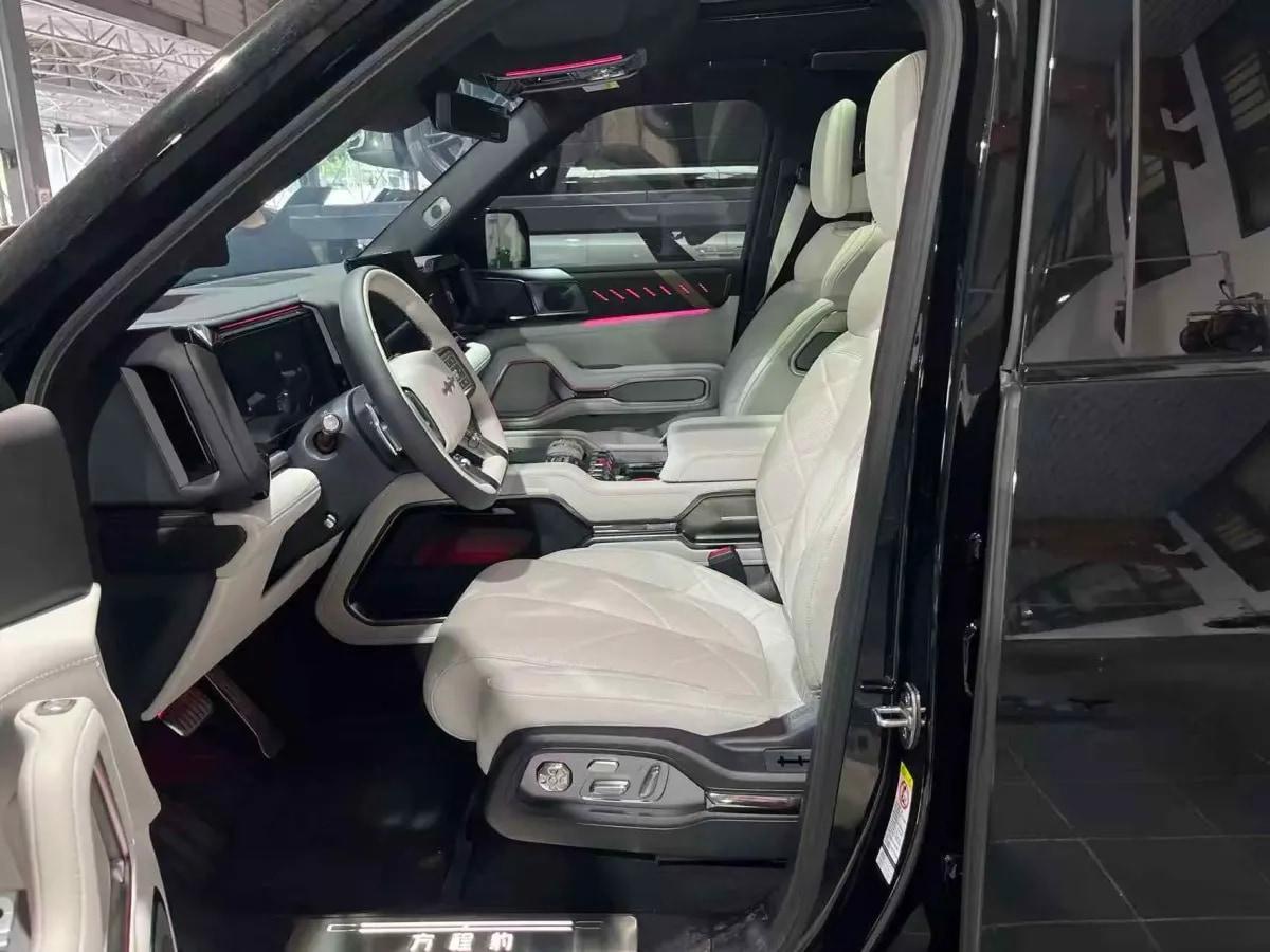 2025 FangChengBao Bao 8 2.0T 245HP L4 E-CVT PHEV 36.8KWH image 3