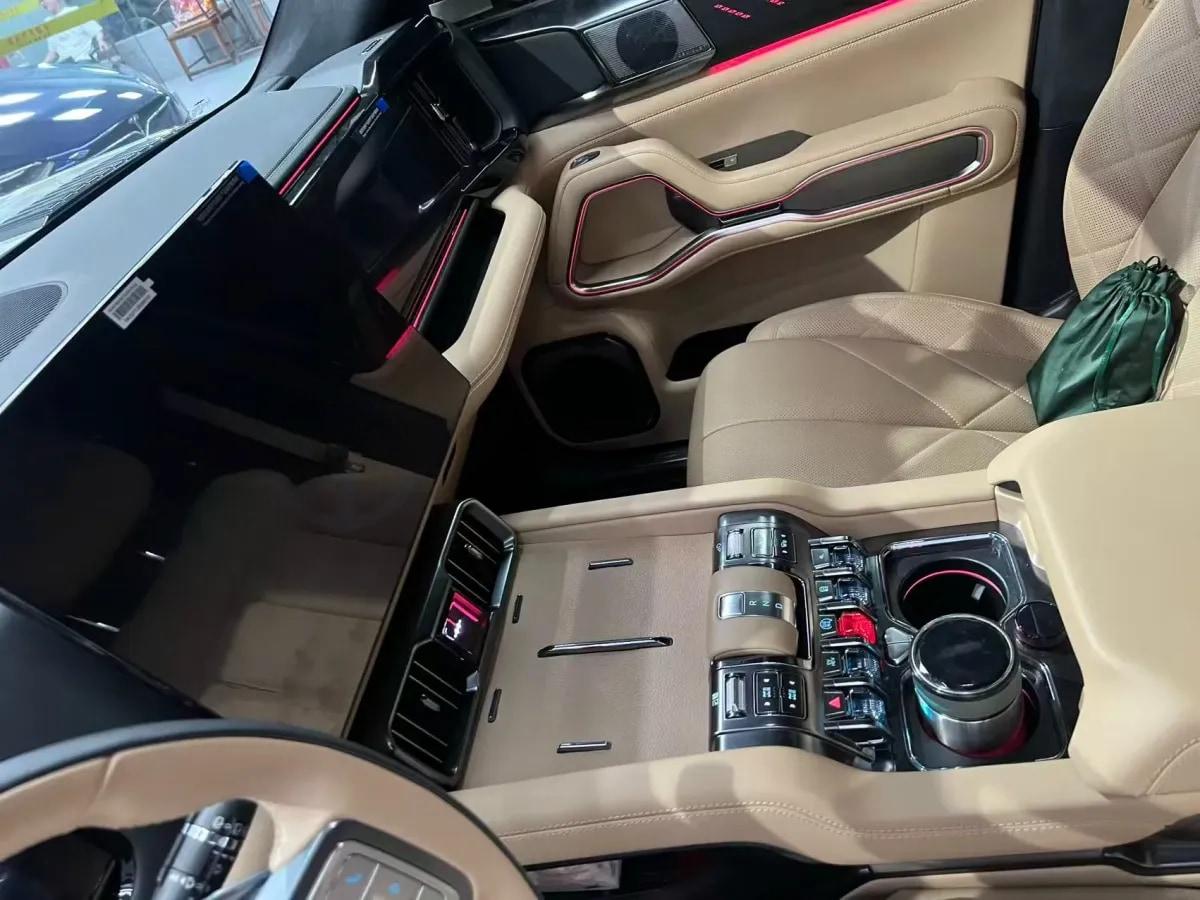 2025 FangChengBao Bao 8 2.0T 245HP L4 E-CVT PHEV 36.8KWH image 3