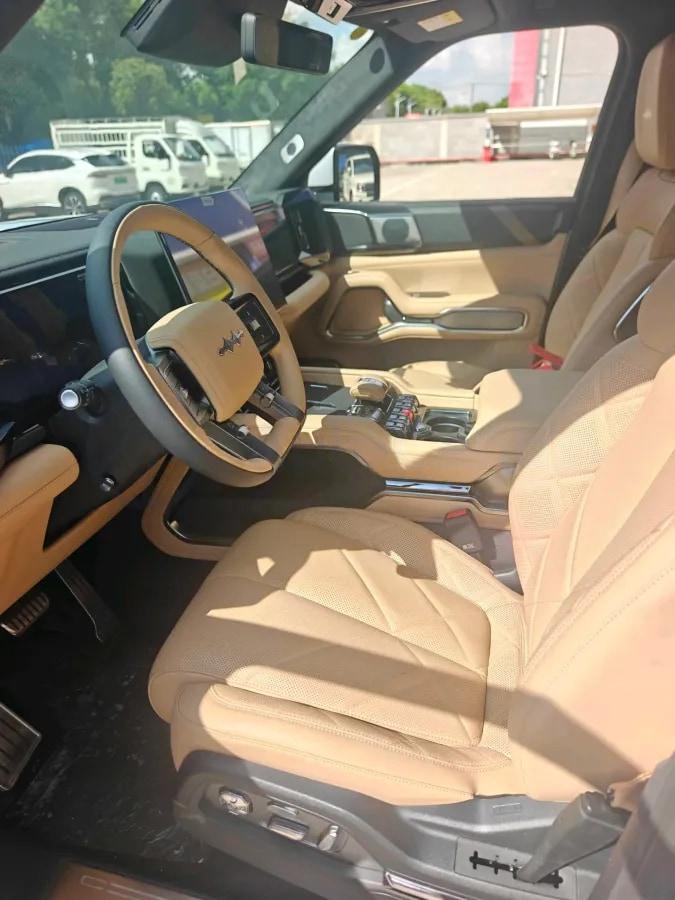 2025 FangChengBao Bao 8 2.0T 245HP L4 E-CVT PHEV 36.8KWH image 3