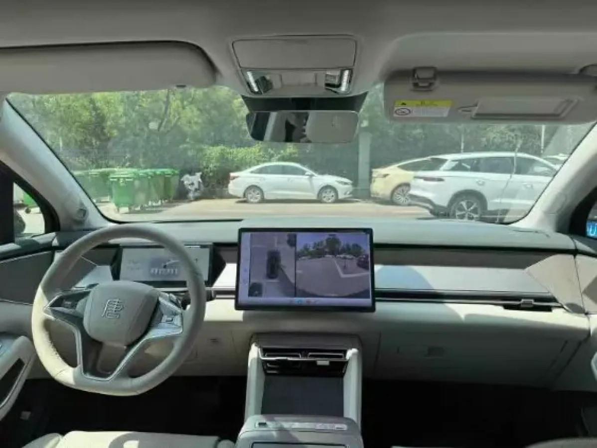 2025 BYD TangL 1.5T 156HP L4 E-CVT PHEV image 3