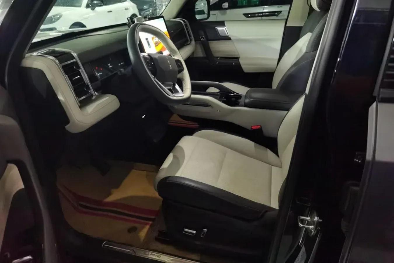 2024 iCAR iCAR 03 BEV 50.63KWH image 3