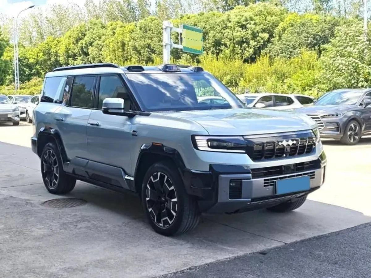 2025 FangChengBao Bao 8 2.0T 245HP L4 E-CVT PHEV 36.8KWH image 3