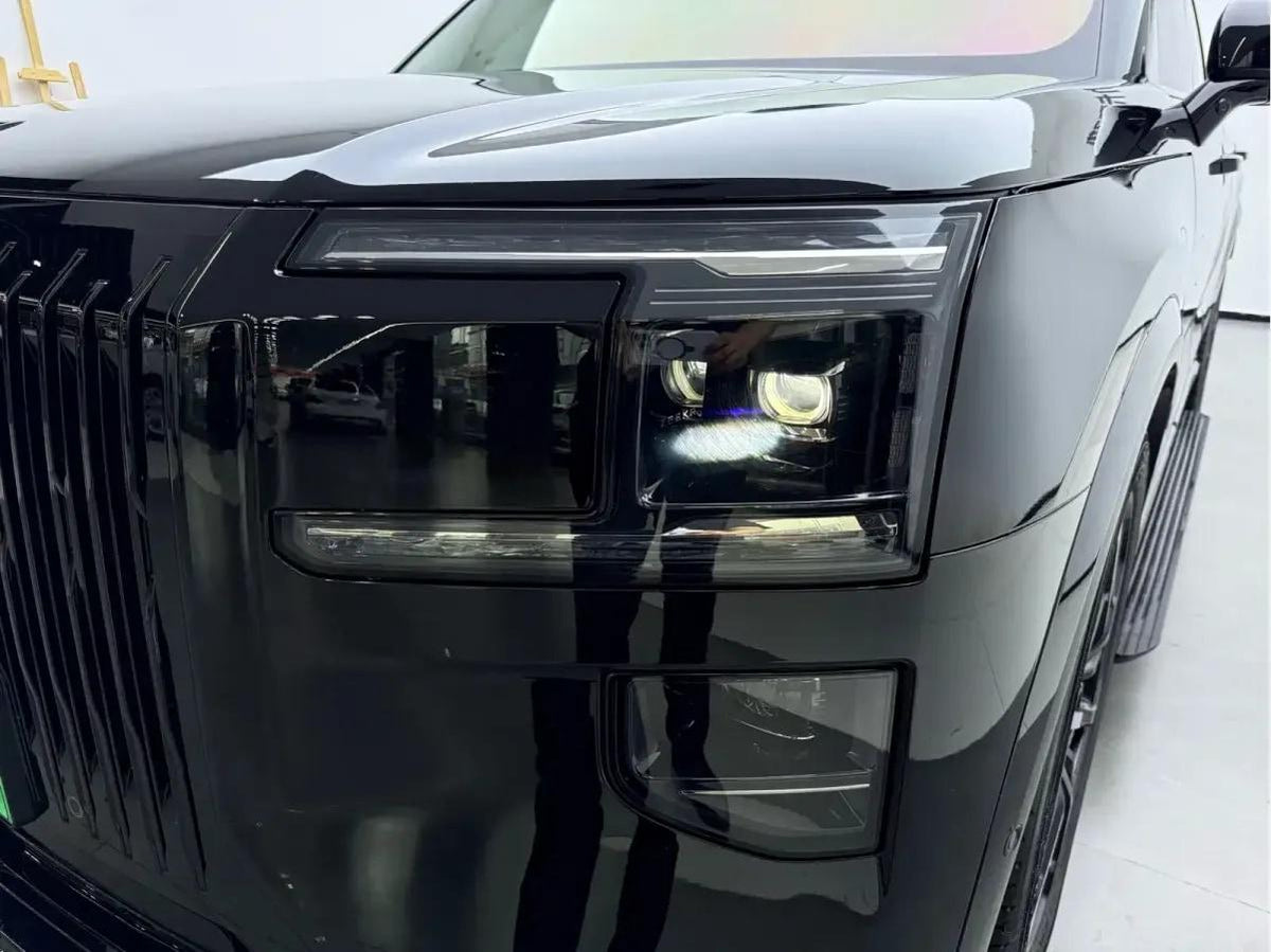 2025 Zeekr 9X 2.0T 279HP L4 1DHT PHEV image 3