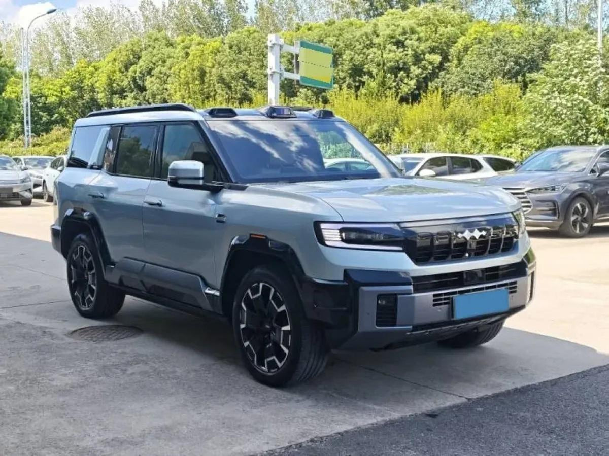 2025 FangChengBao Bao 8 2.0T 245HP L4 E-CVT PHEV 36.8KWH image 3