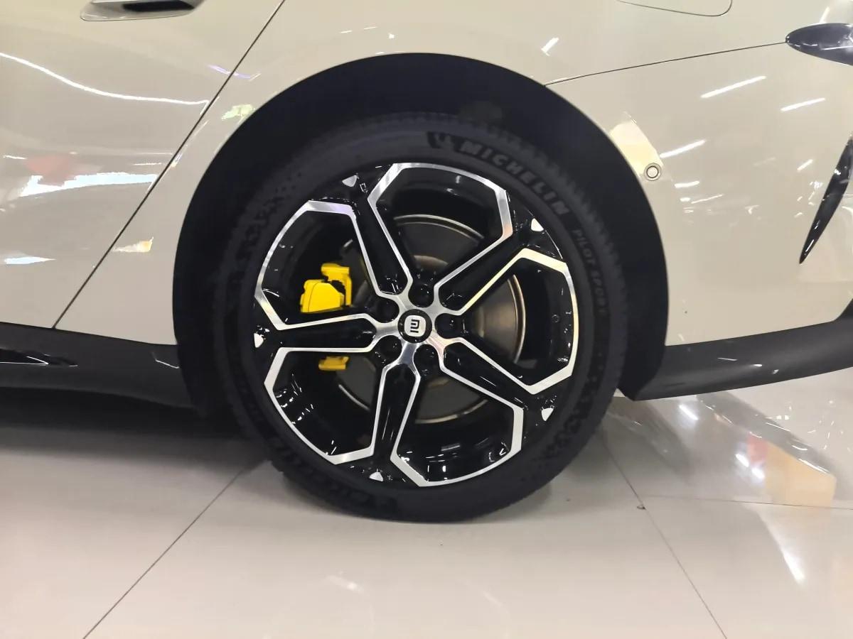 2024 Xiaomi SU7 BEV 101KWH 800km image 3