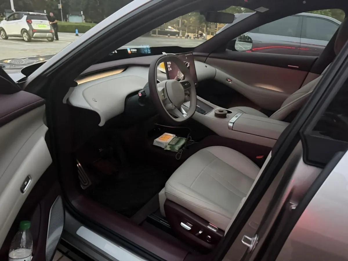2025 Xiaomi YU7 BEV 96.3KWH 835km image 3