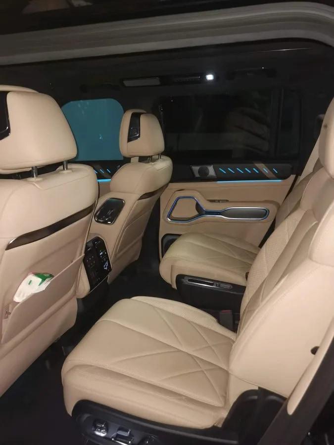 2025 Fang Cheng Bao Bao 8 2.0T 245HP L4 E-CVT PHEV 36.8KWH image 3