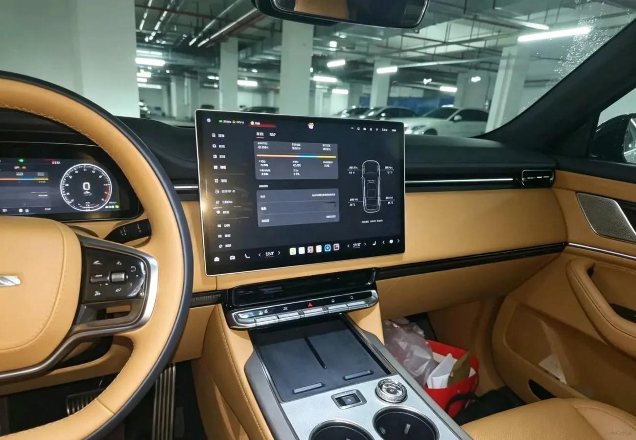2025 Zeekr 9X 2.0T 279HP L4 1DHT PHEV image 3